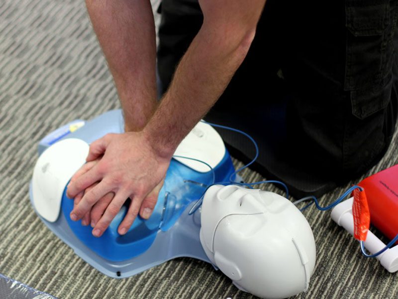 Online CPR Training Vs. Class Room Training CPR Classes in Seattle